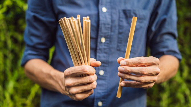 Mε τι θα αντικαταστήσω τα πλαστικά καλαμάκια; Title